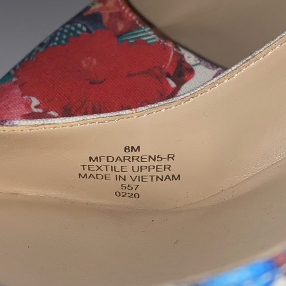 Floral Marc Fisher Heels- NWOT - Picture 7 of 8